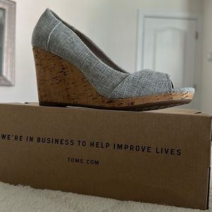 Tom’s Stella Peep Toe Grey Woven Cork Wedge size 9. New and Never Worn.